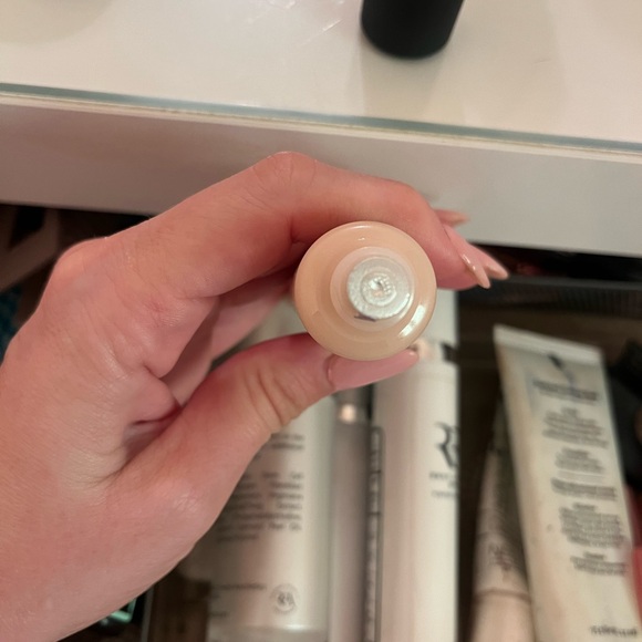 Mac Studio sculpt foundation - Picture 2 of 3